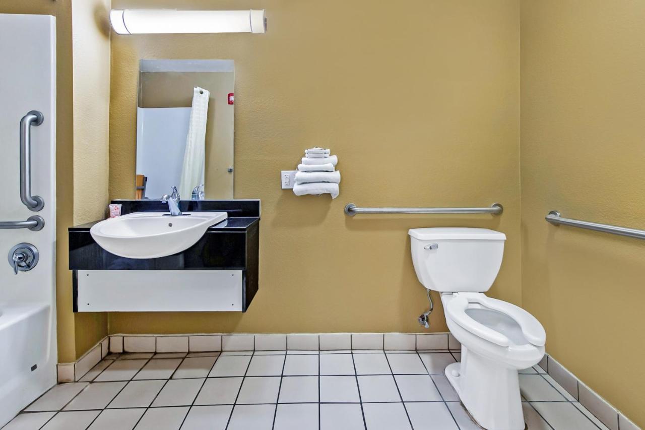 Oyo Hotel Lake Charles Hwy 10 Ngoại thất bức ảnh