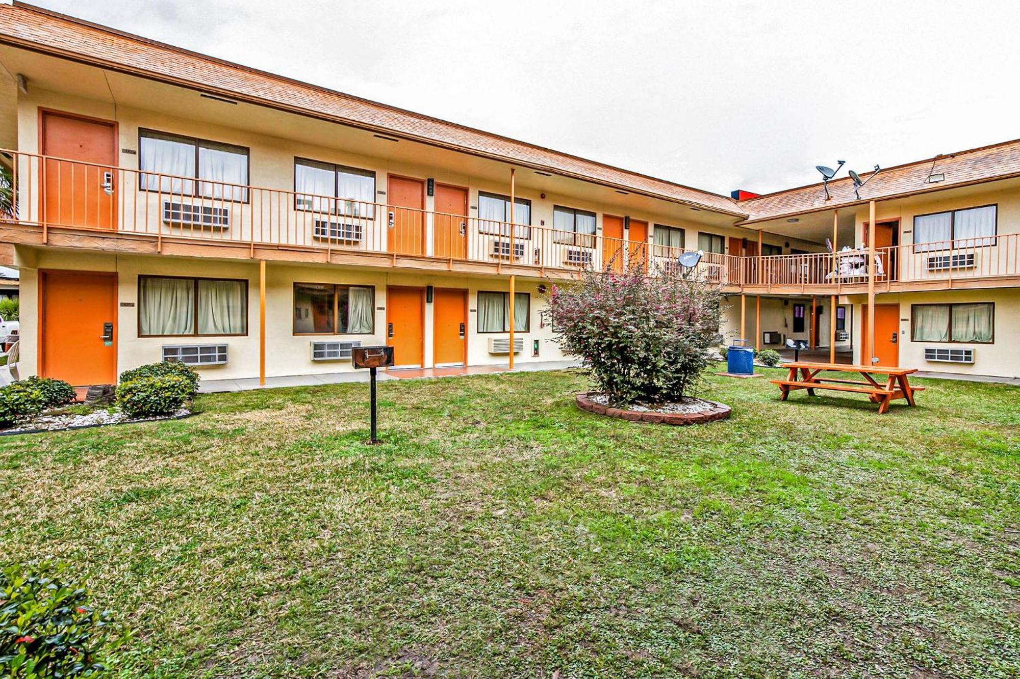 Oyo Hotel Lake Charles Hwy 10 Ngoại thất bức ảnh