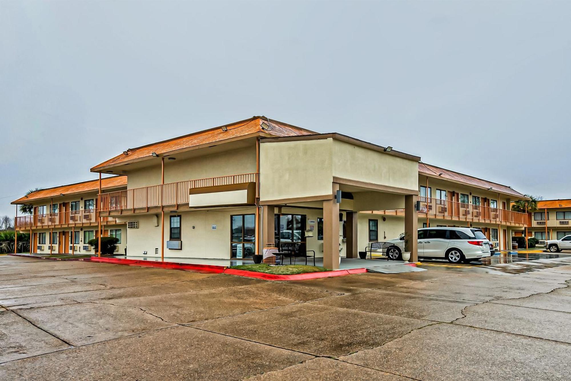 Oyo Hotel Lake Charles Hwy 10 Ngoại thất bức ảnh
